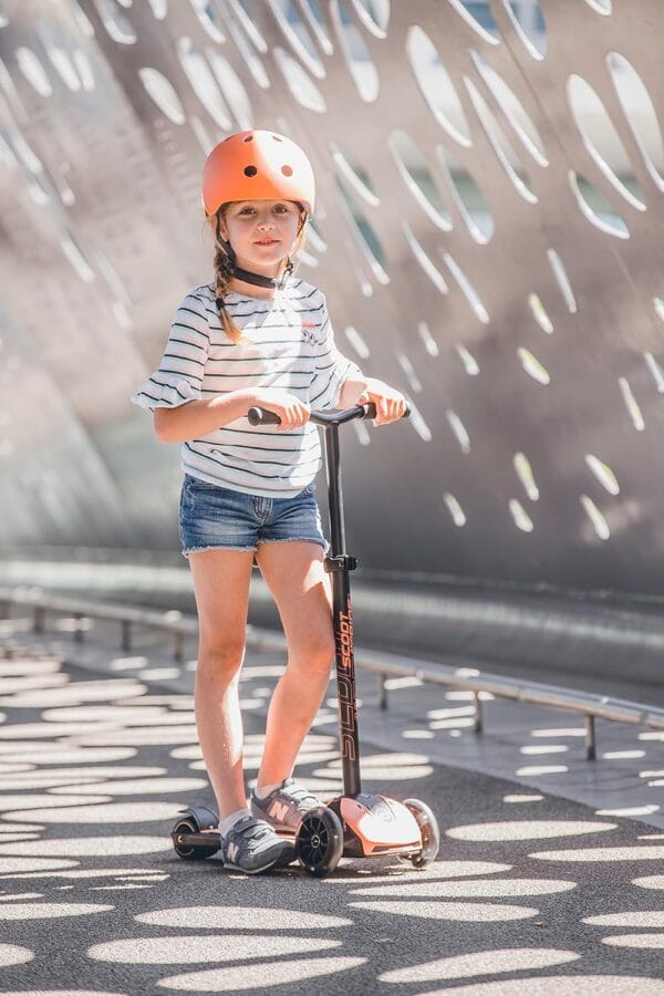 Scoot & Ride Highwaykick 5 LED Peach - Image 3