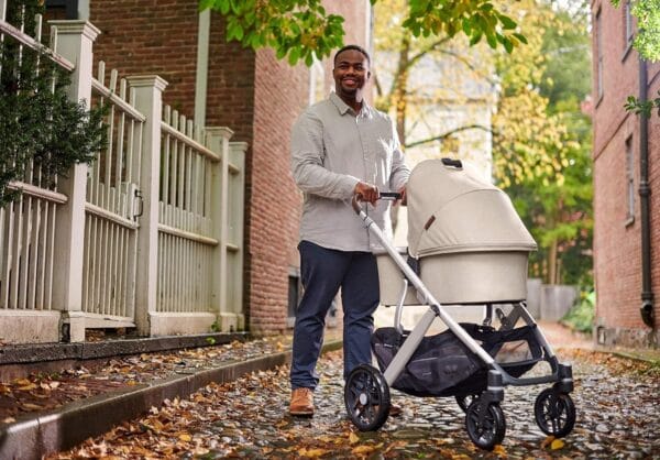 UPPAbaby Bassinet Noa Navy Carbon Frame - Image 7
